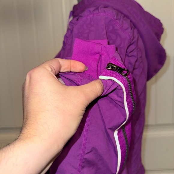 2/$35 Zella Purple Zip Hooded Jacket Zip Pockets Size L Athletic Windbreaker - Picture 4 of 8